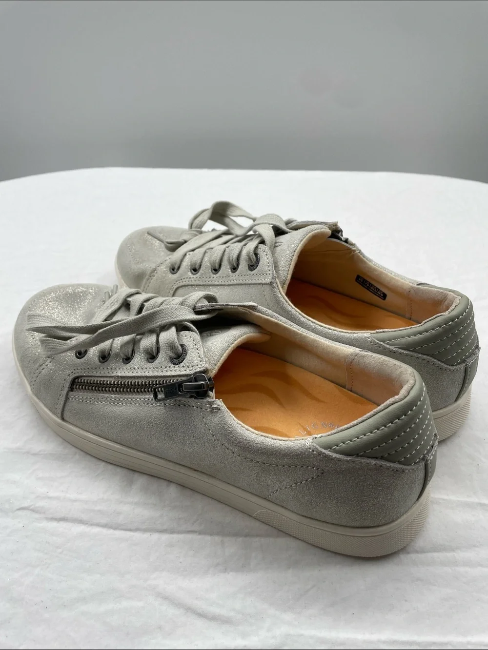 NEW! REVITALIGN Orthotic Leather Suede Casual Sneakers - Wrigley. 9D.